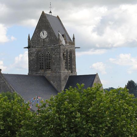 Gite De La Place De L'Eglise Sainte-Mère-Église Eksteriør billede