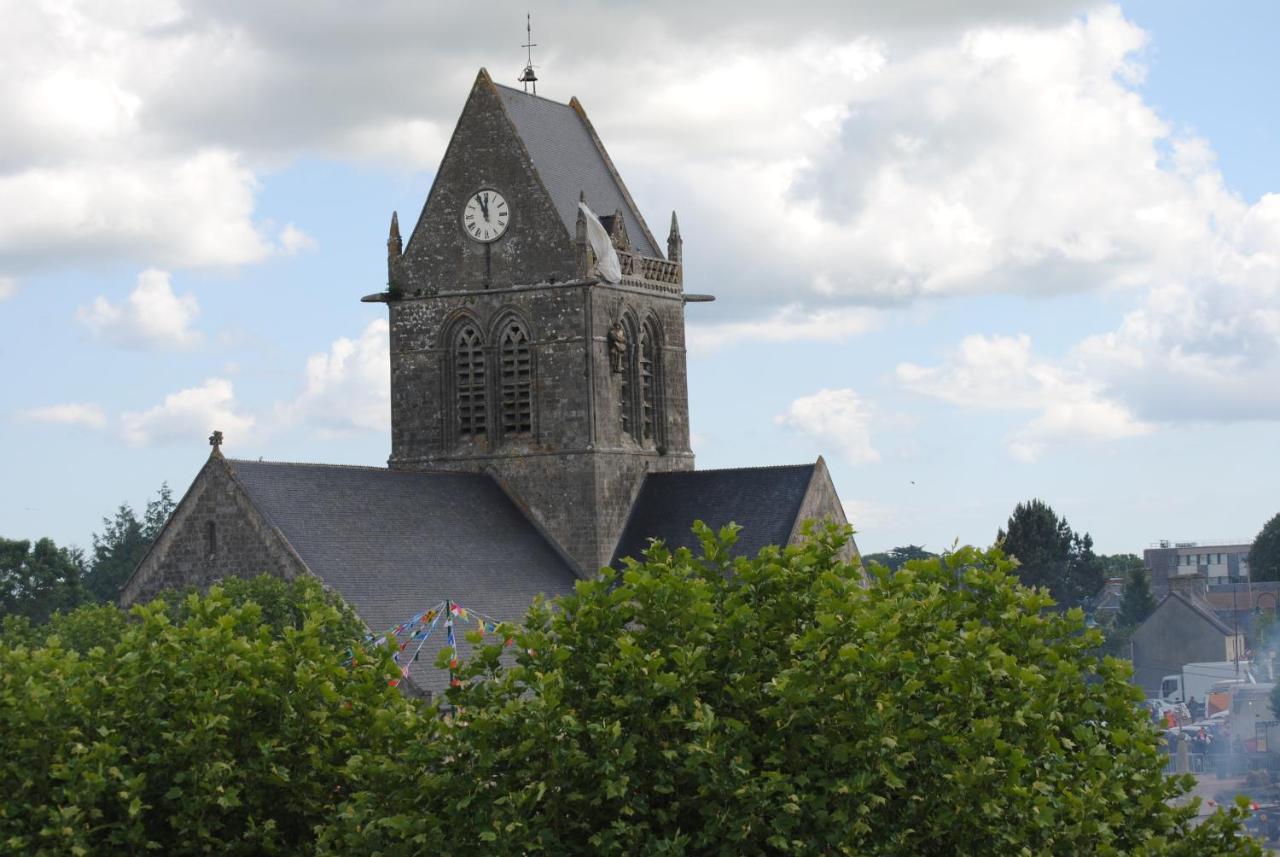 Gite De La Place De L'Eglise Sainte-Mère-Église Eksteriør billede